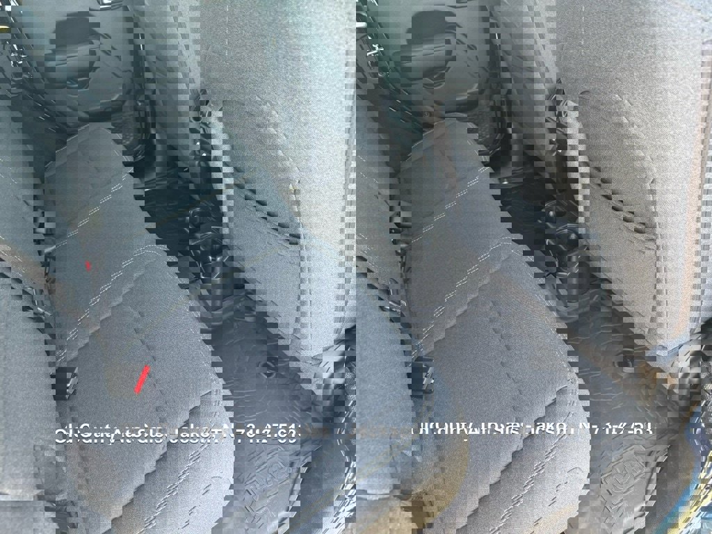 Used 2025 Jeep Wrangler Sport image 18