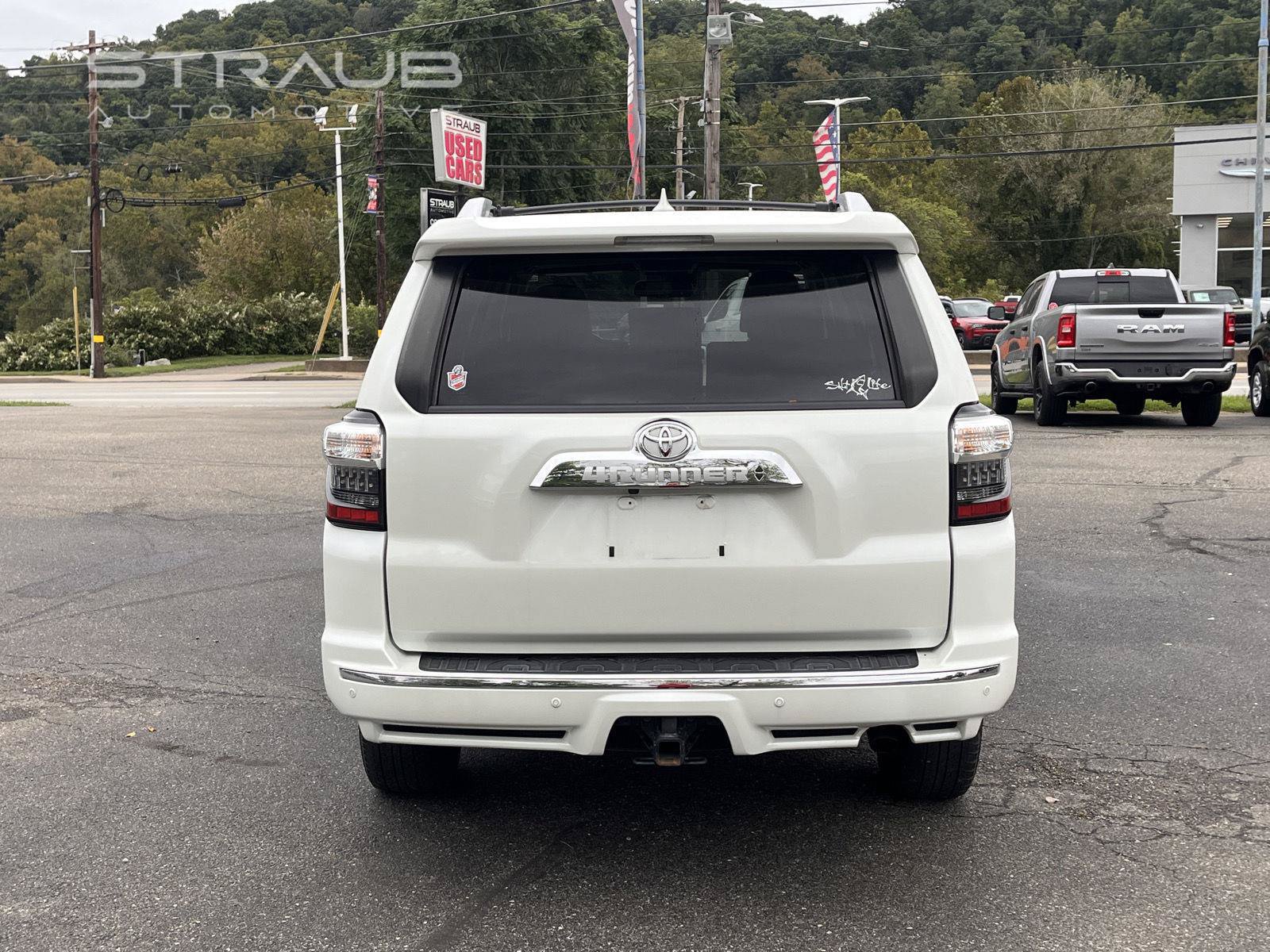 Used 2022 Toyota 4Runner Limited AWD/4WD image 5