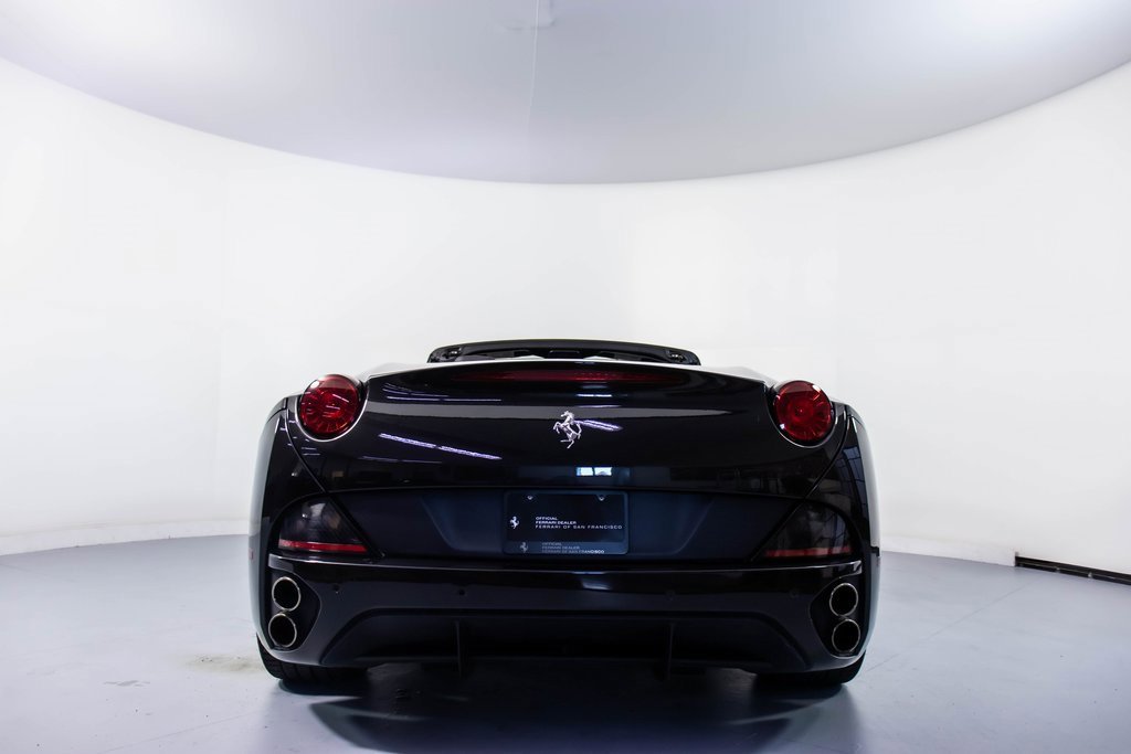 Used 2014 Ferrari California image 20