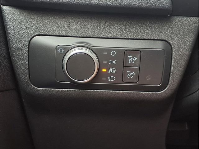 Used 2020 Ford Escape SE image 11