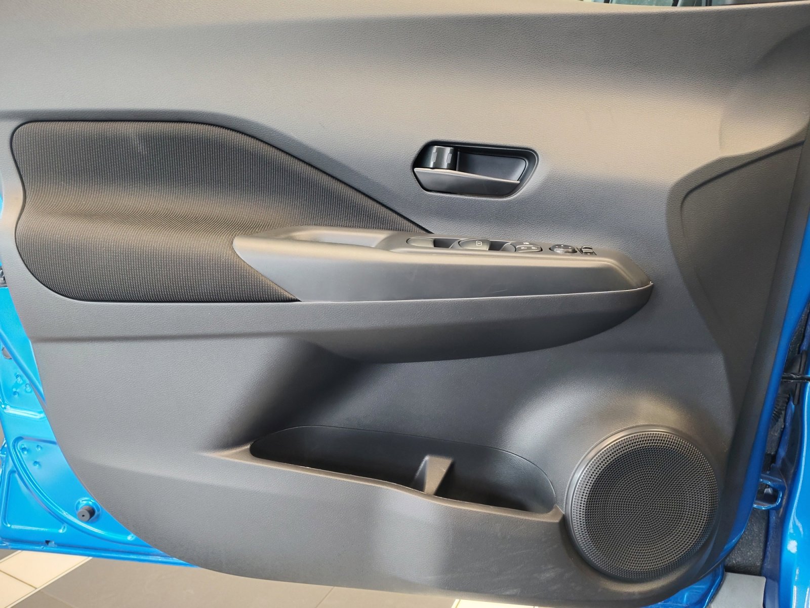 Used 2025 Nissan Kicks Play S FWD image 26