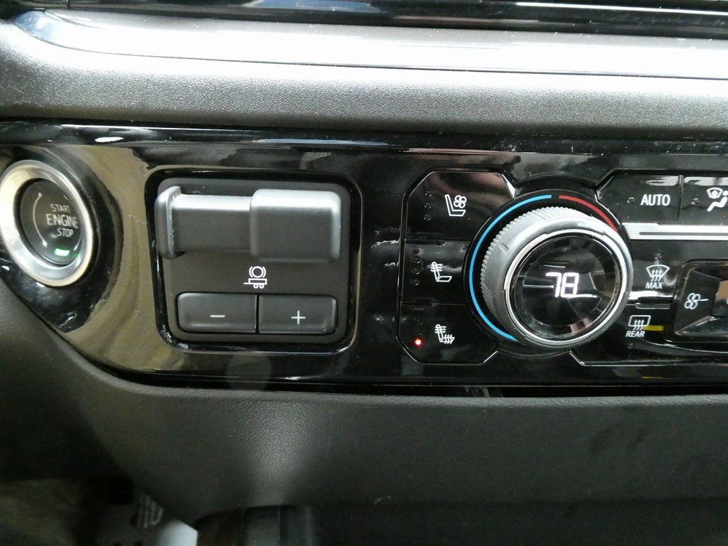 Used 2023 Chevrolet Silverado 1500 High Country w/ Technology Package image 27