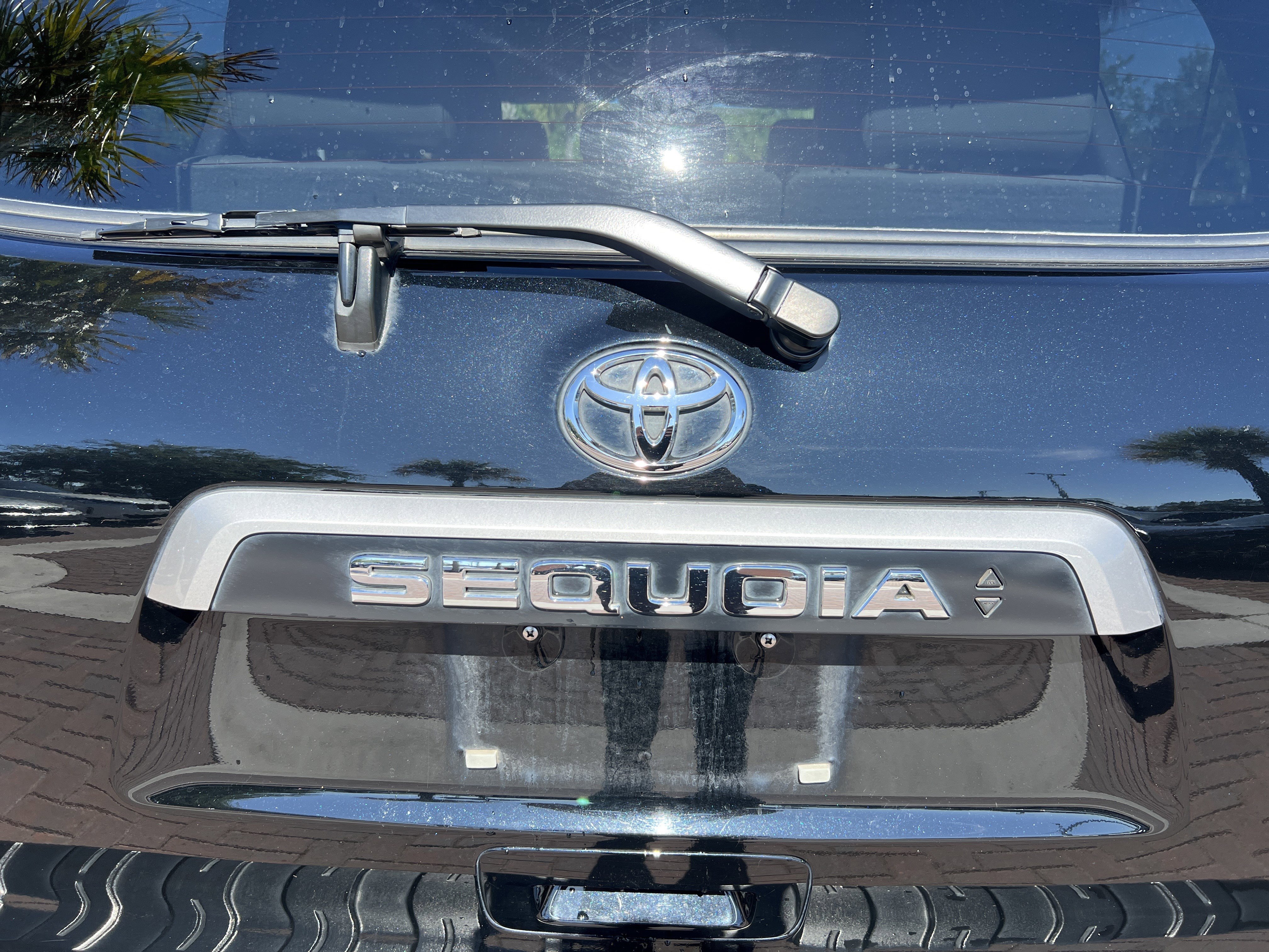 Used 2021 Toyota Sequoia Platinum AWD/4WD image 44