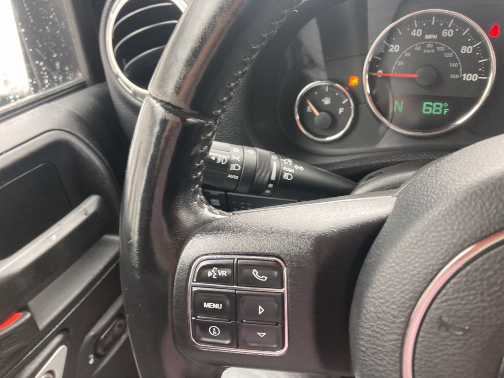 Used 2018 Jeep Wrangler Unlimited Rubicon w/ Dual Top Group AWD/4WD image 18