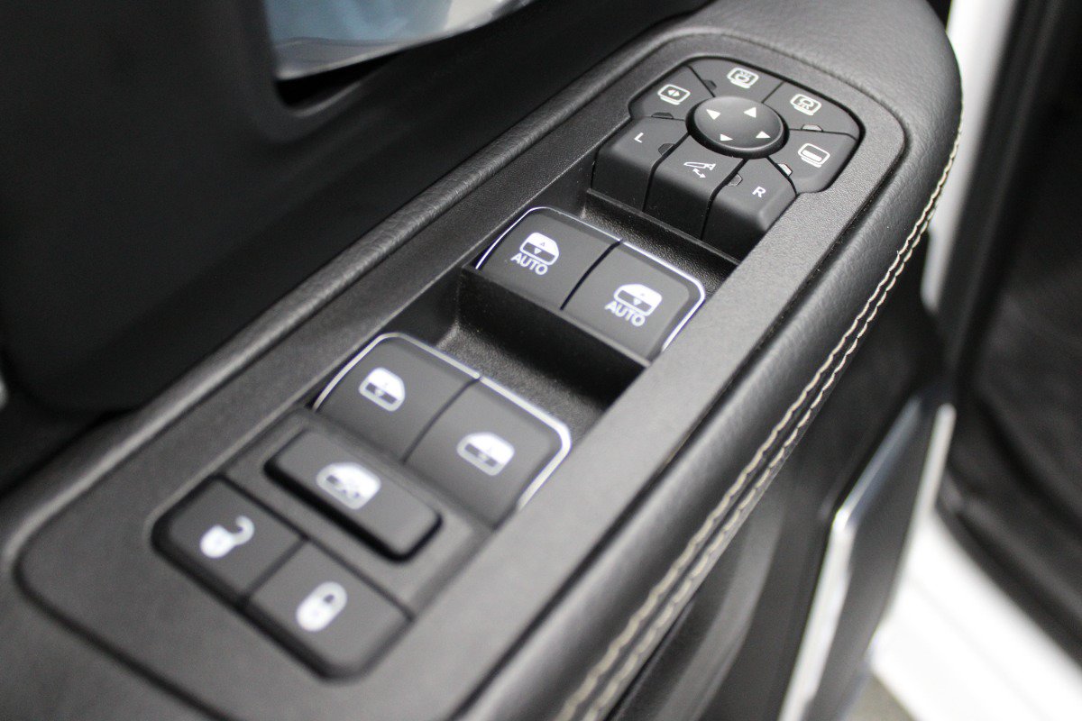 Used 2025 RAM 2500 Laramie w/ Sport Appearance Package AWD/4WD image 16