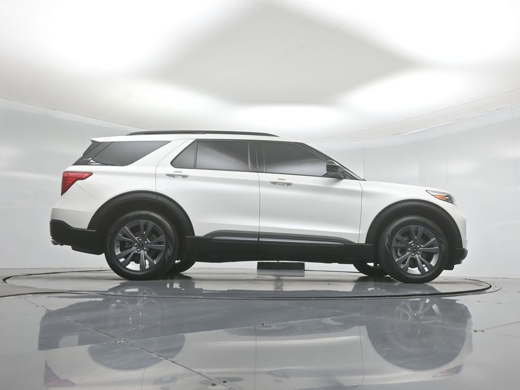 Used 2023 Ford Explorer XLT w/ Equipment Group 202A RWD image 46