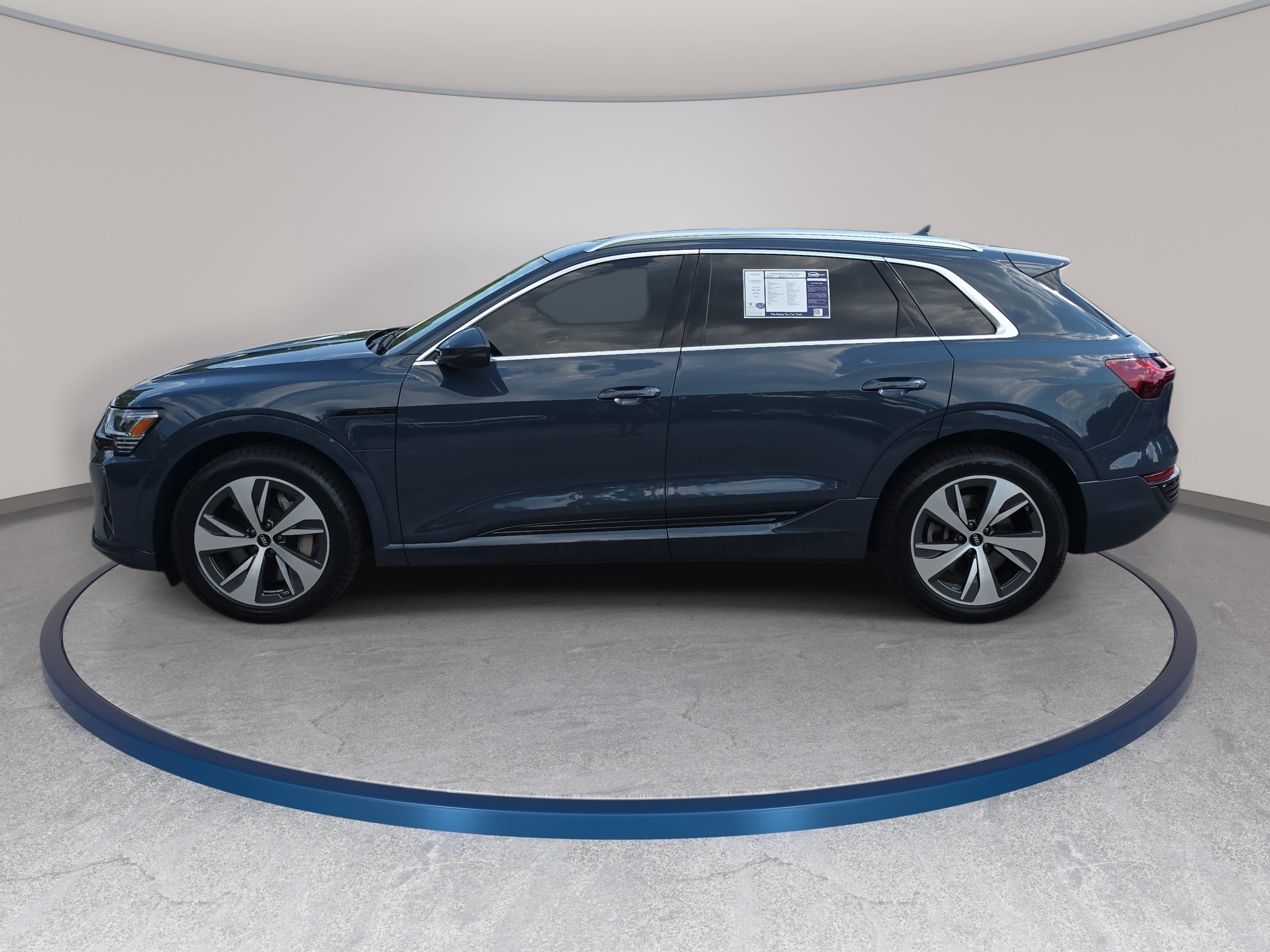Used 2024 Audi Q8 e-tron Premium AWD/4WD image 8