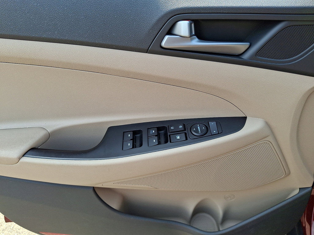 Used 2017 Hyundai Tucson SE w/ Cargo Package FWD image 23