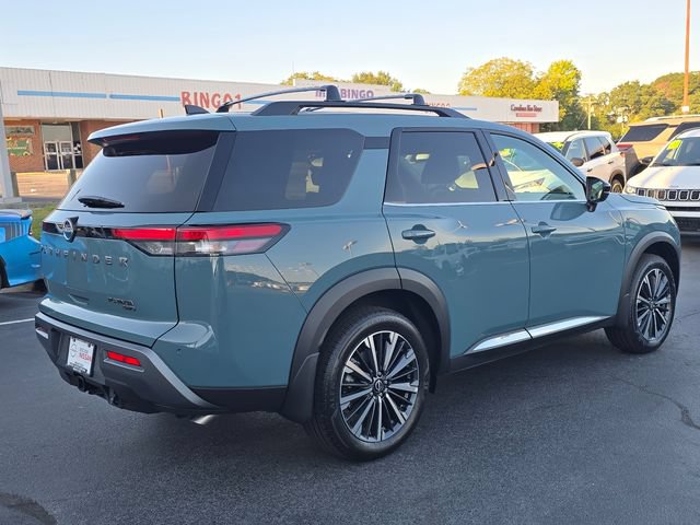 Certified 2026 Nissan Pathfinder Platinum w/ Accent Package AWD/4WD image 3