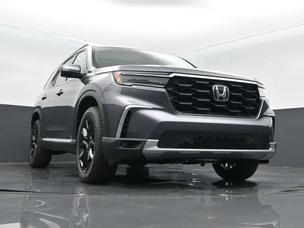 New 2025 Honda Pilot Touring image 5