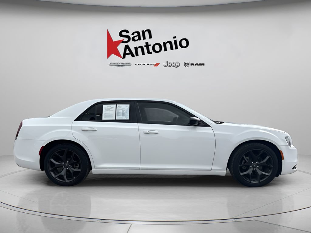 Certified 2023 Chrysler 300 Touring w/ Sport Appearance Package RWD image 17