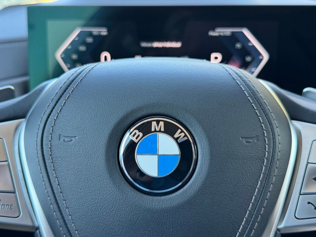 Used 2024 BMW X7 xDrive40i w/ Parking Assistance Package image 35