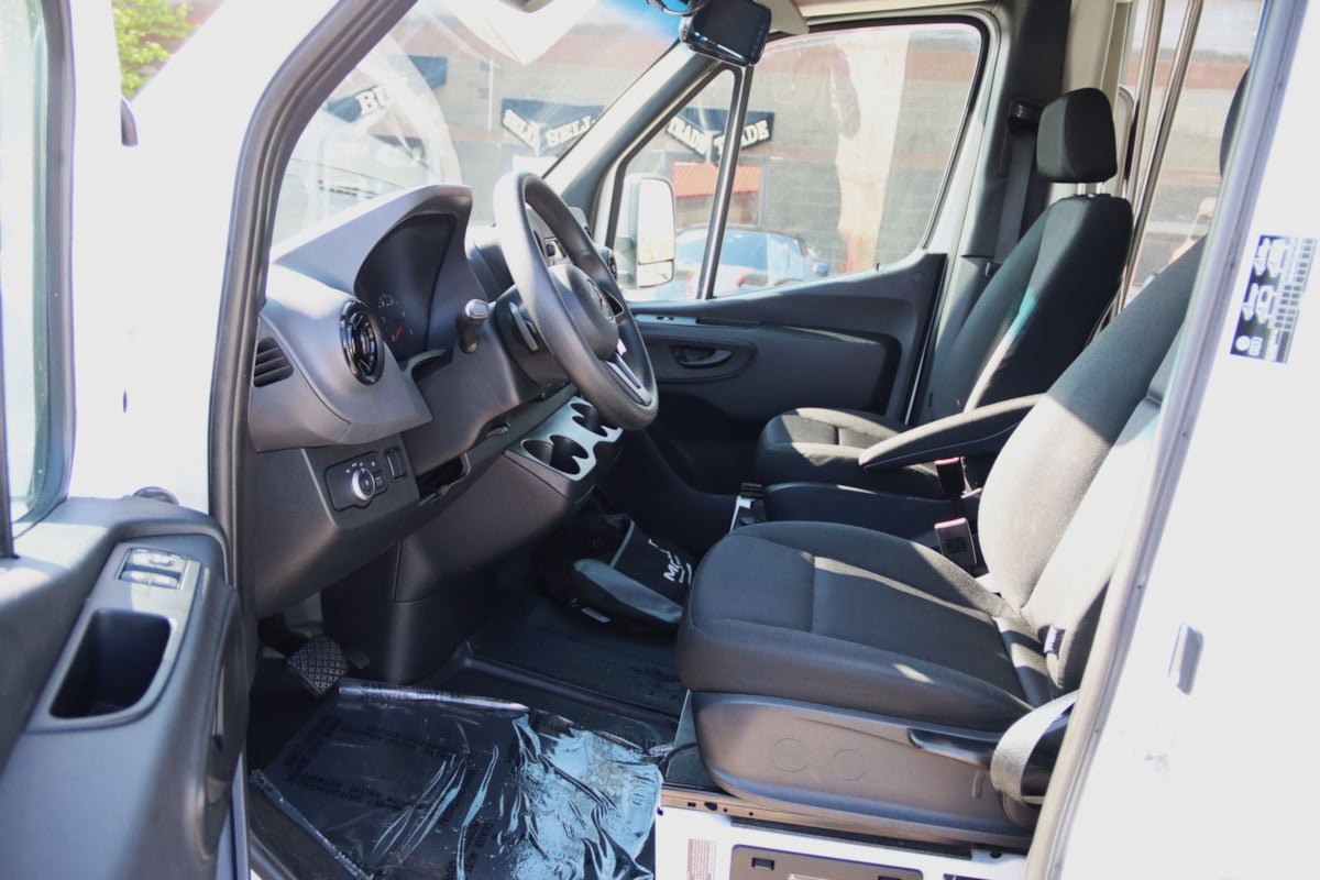 Used 2022 Mercedes-Benz Sprinter 3500 image 27