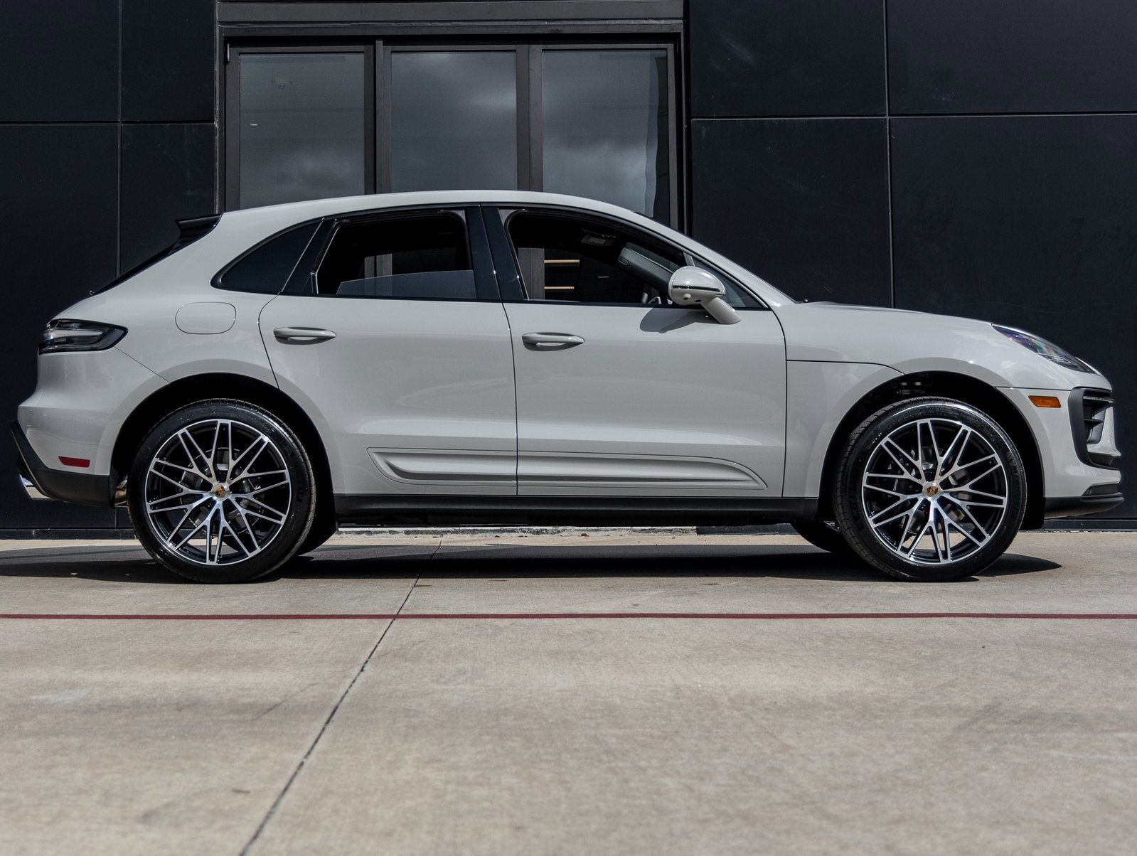 New 2026 Porsche Macan image 12