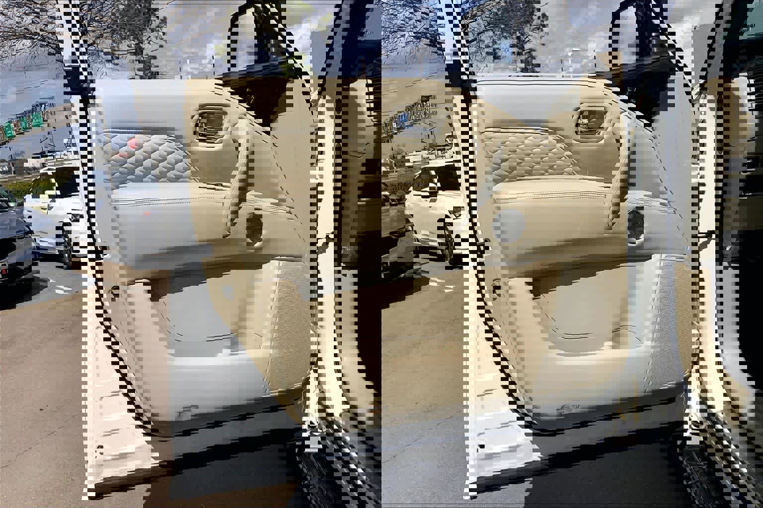 Used 2024 INFINITI QX80 Sensory w/ Cargo Package image 21