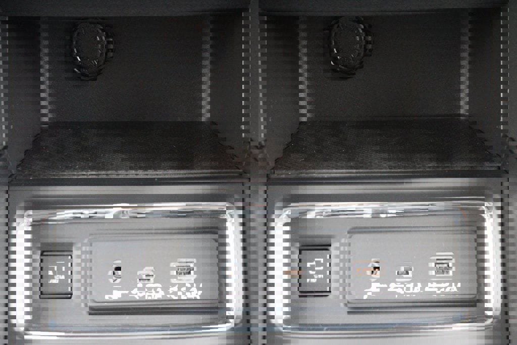 New 2026 Subaru Ascent Limited image 12