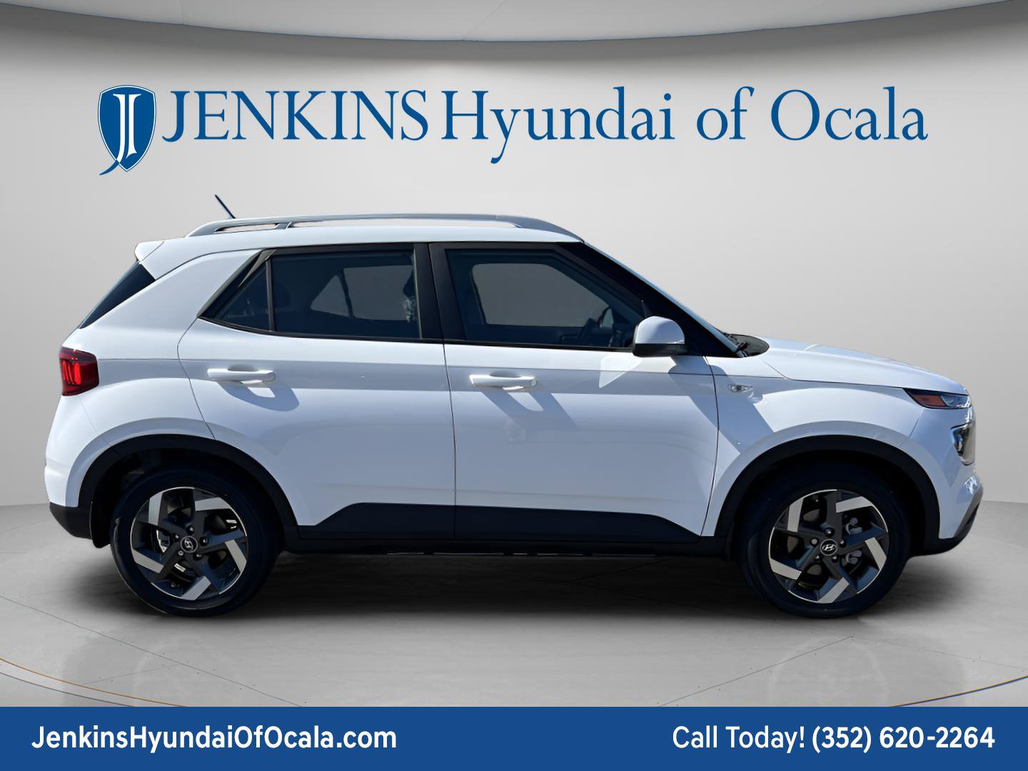 New 2025 Hyundai Venue SEL FWD image 2