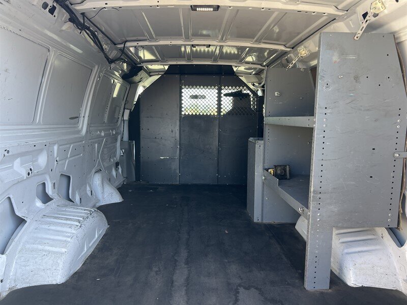 Used 2013 Ford E-150 and Econoline 150 RWD image 8