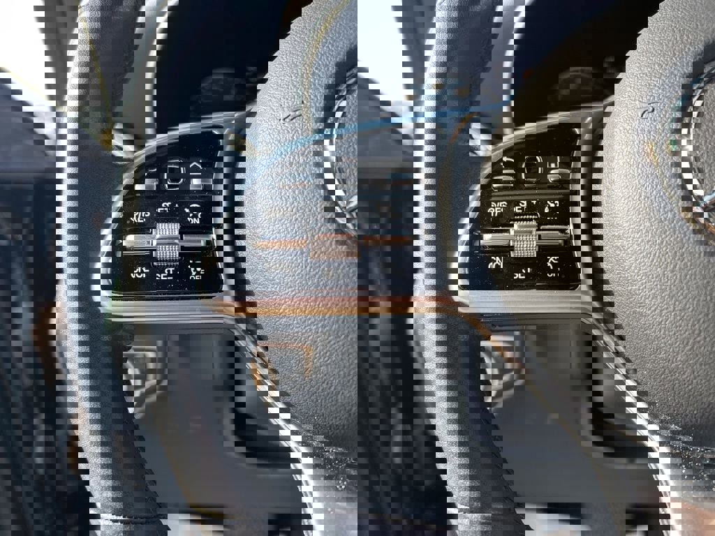 Used 2022 Mercedes-Benz GLC 300 w/ Premium Package Lite image 8