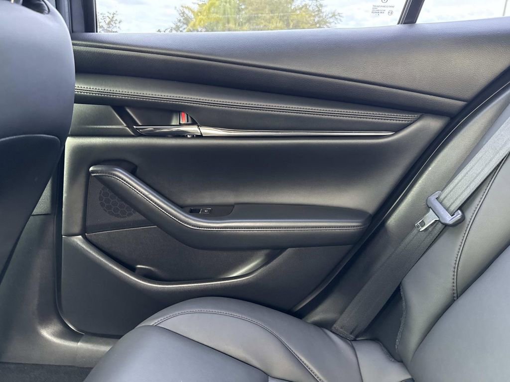 Used 2021 MAZDA MAZDA3 s image 17