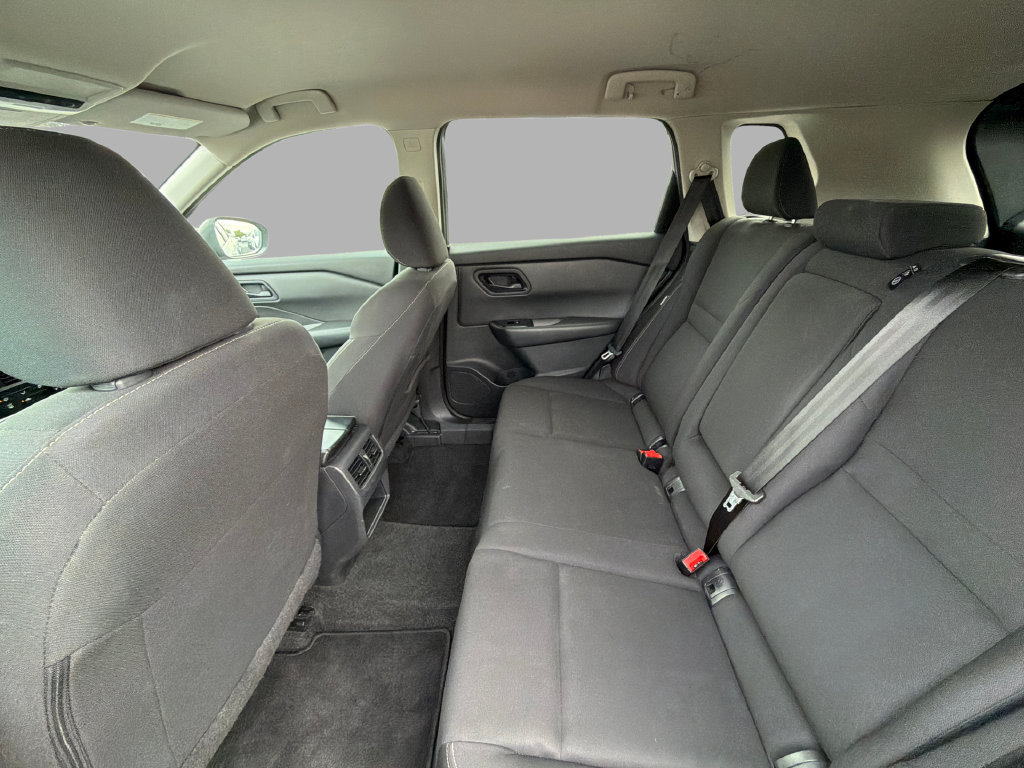Used 2024 Nissan Rogue S AWD/4WD image 13
