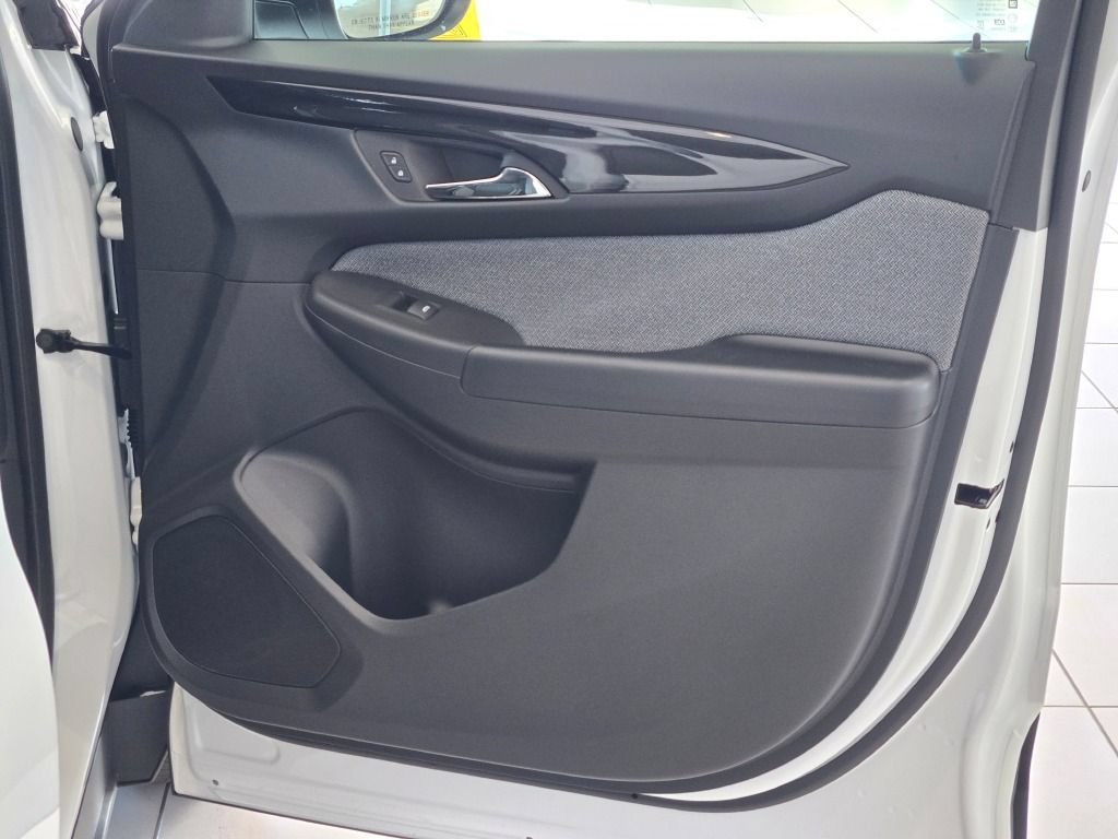 New 2026 Chevrolet TrailBlazer LT w/ Convenience Package FWD image 4