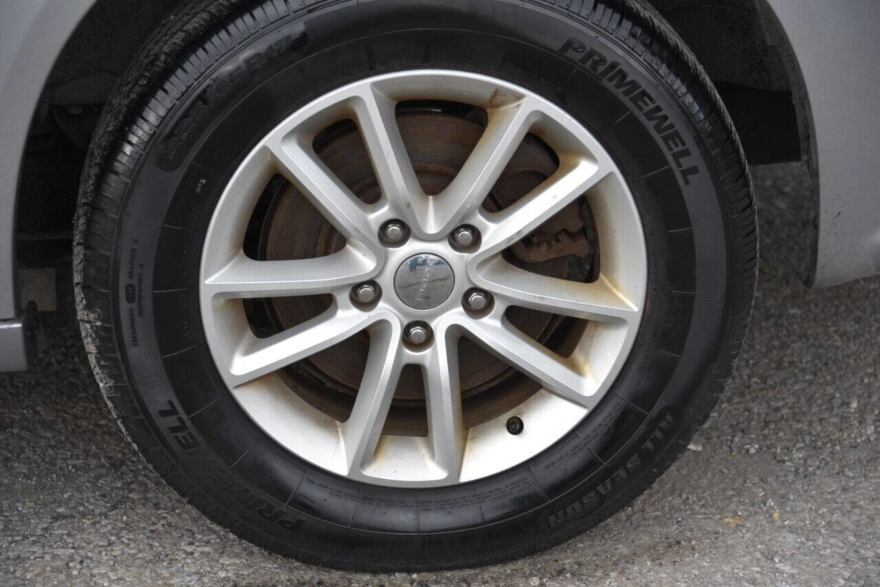 Used 2019 Dodge Grand Caravan SXT image 29