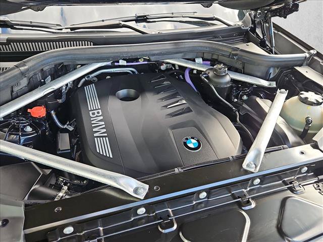 Used 2025 BMW X5 sDrive40i w/ M Sport Package RWD image 25