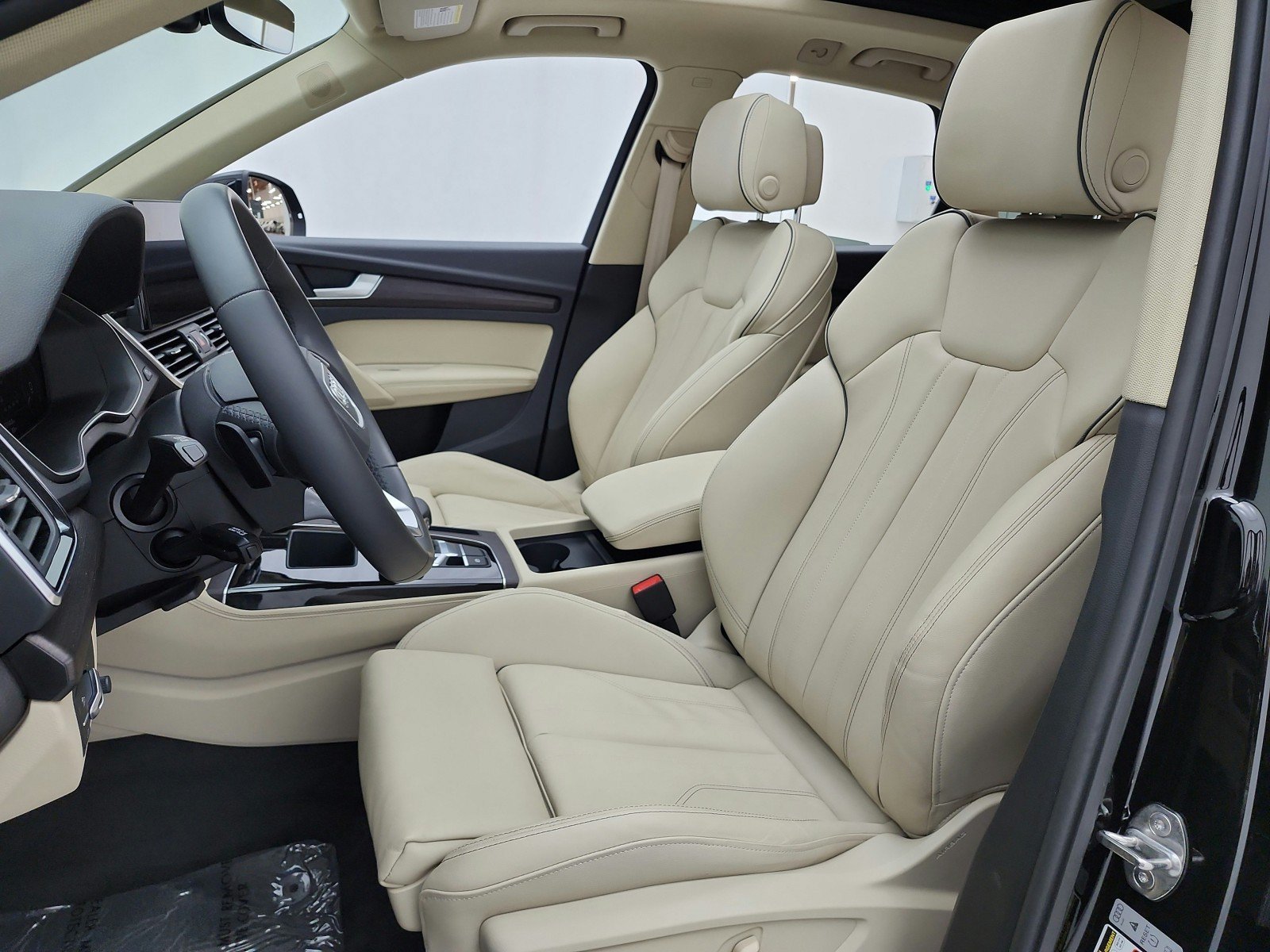 Used 2023 Audi Q5 e Premium Plus w/ Premium Plus Package AWD/4WD image 13