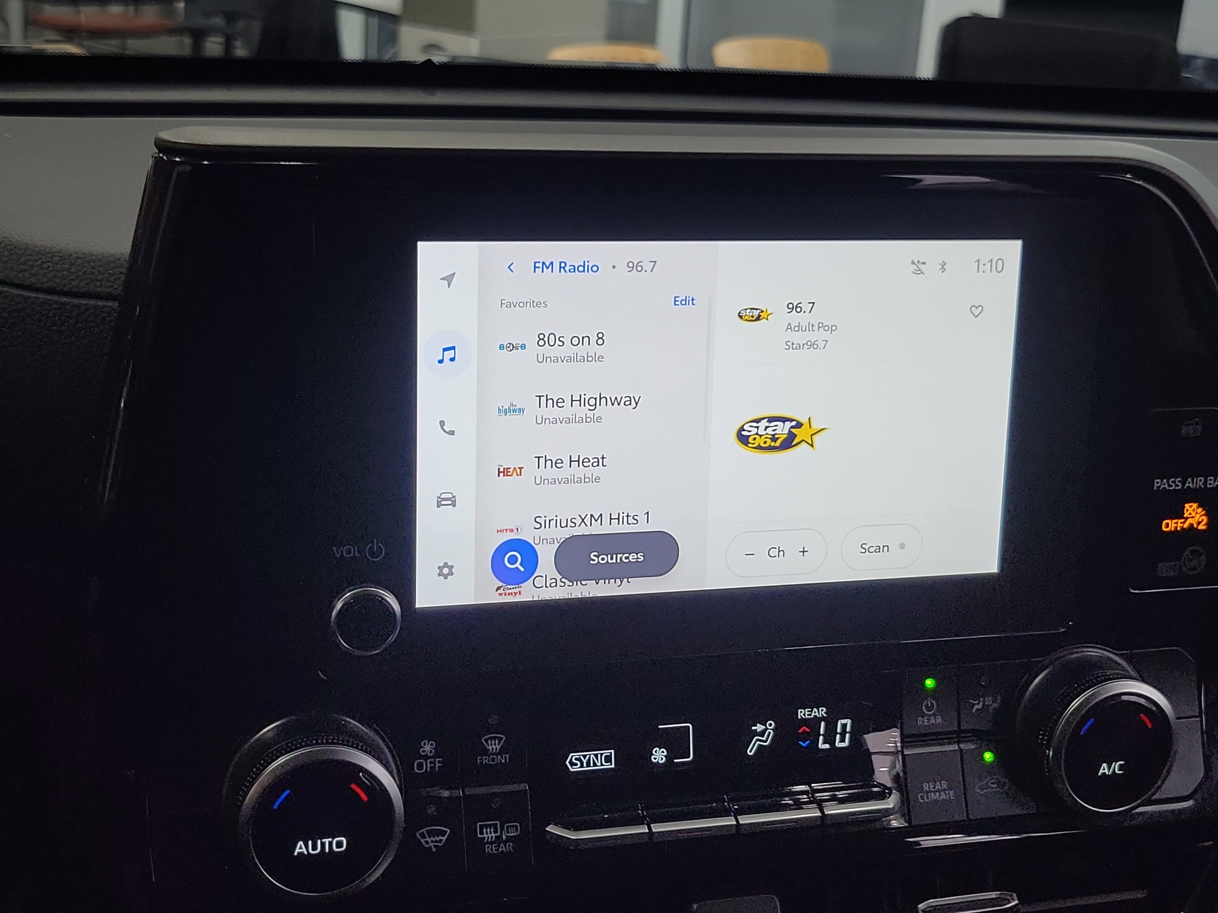 Certified 2025 Toyota Highlander LE image 28