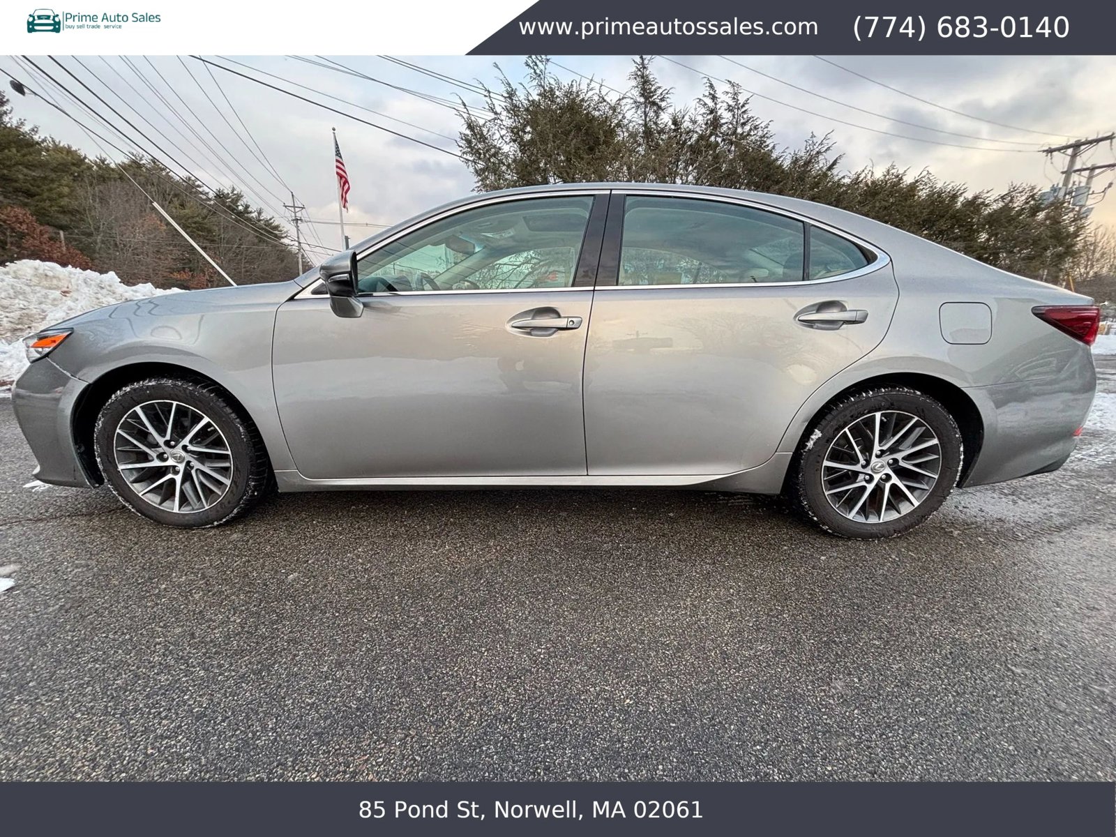 Used 2017 Lexus ES 350 w/ Navigation System Package image 4