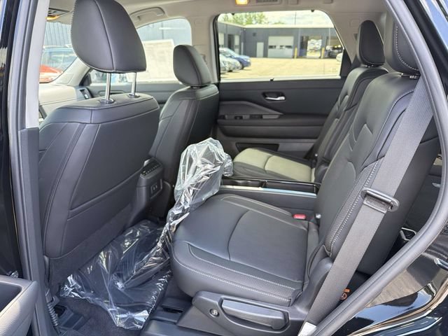 New 2026 Nissan Pathfinder SL w/ SL Premium Package AWD/4WD image 9