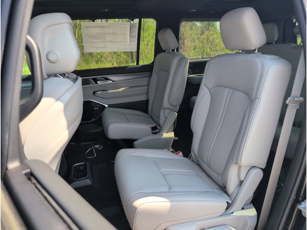 New 2026 Jeep Grand Wagoneer Limited image 30