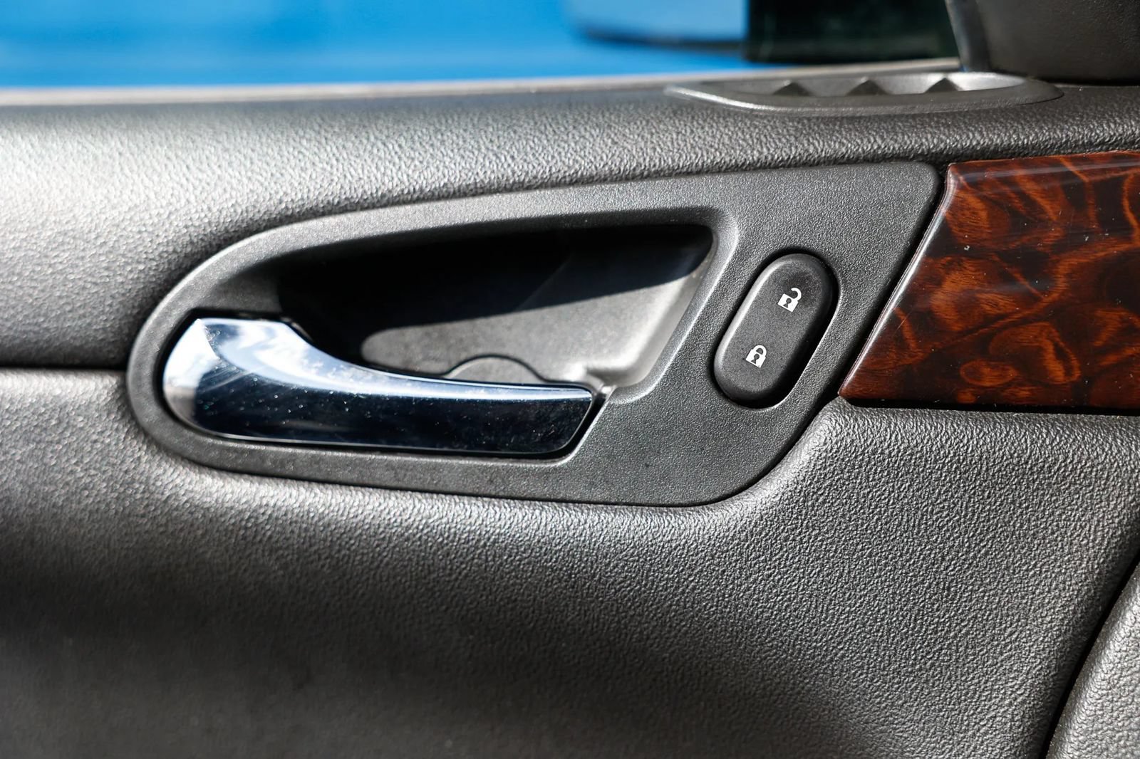 Used 2013 Chevrolet Impala LTZ FWD image 40
