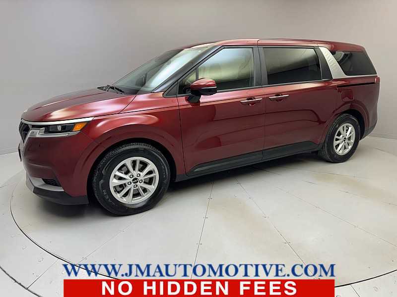Used 2024 Kia Carnival LX image 1