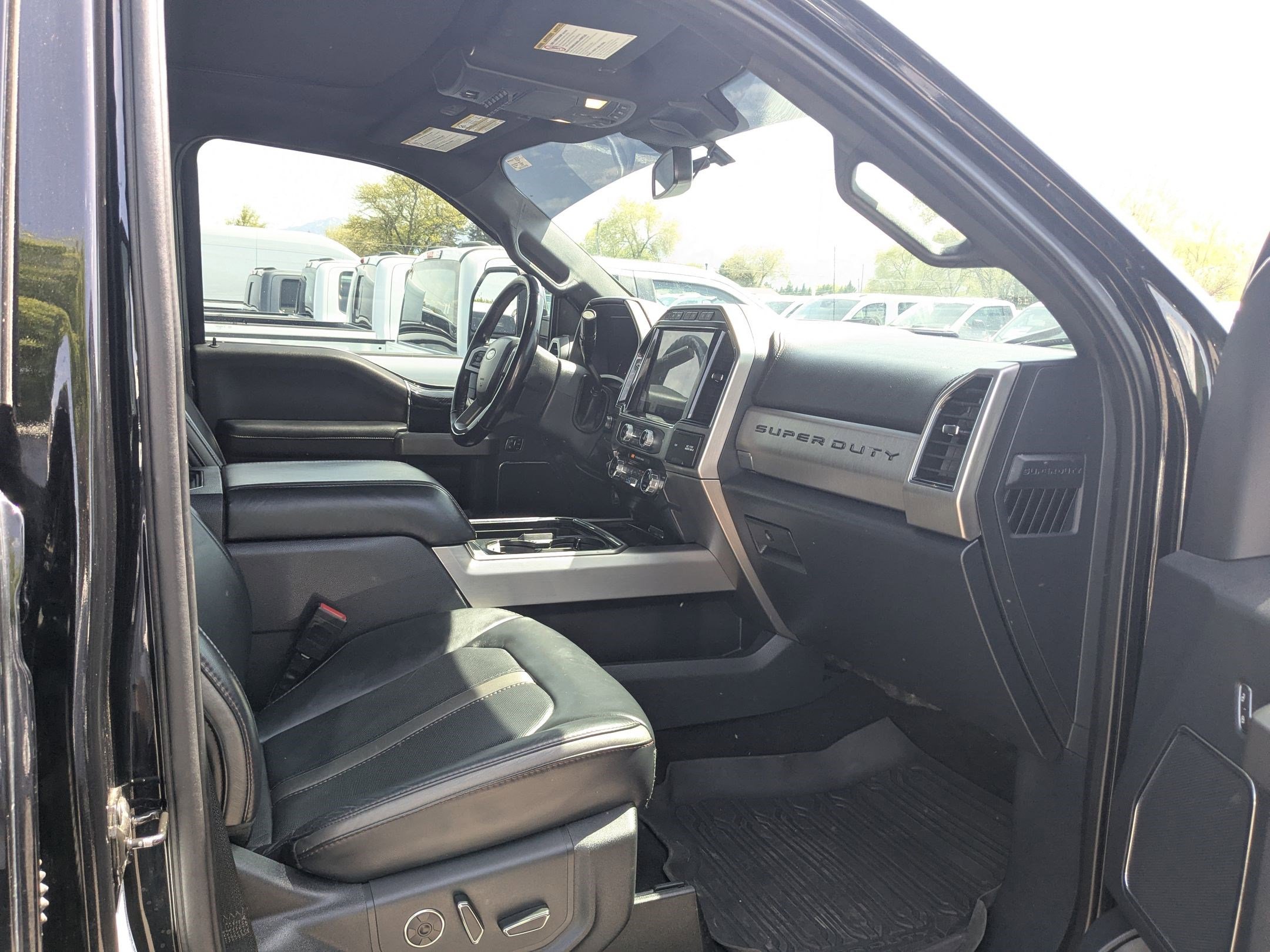 Used 2022 Ford F450 Platinum w/ FX4 Off-Road Package image 35