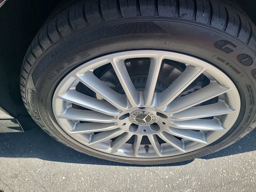 Used 2022 Mercedes-Benz E 350 Sedan image 7