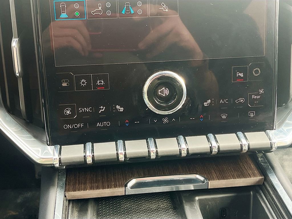 Used 2025 GMC Acadia Denali w/ Super Cruise Package image 12