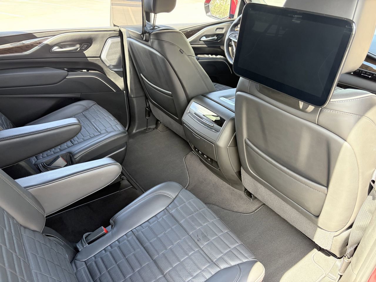 Certified 2024 Cadillac Escalade ESV Sport Platinum w/ LPO, ONYX Package AWD/4WD image 15
