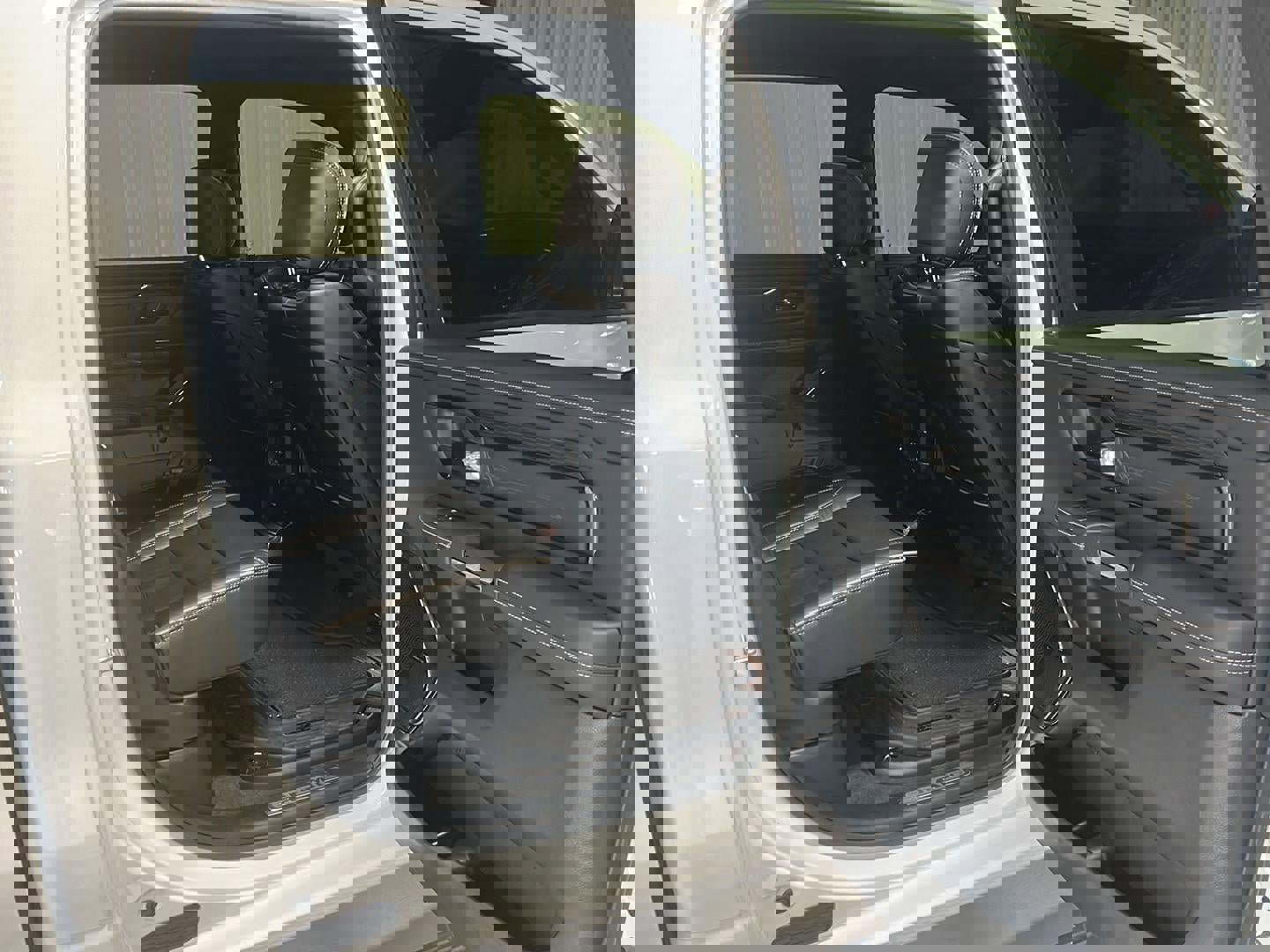 Used 2024 RAM 1500 Limited image 12