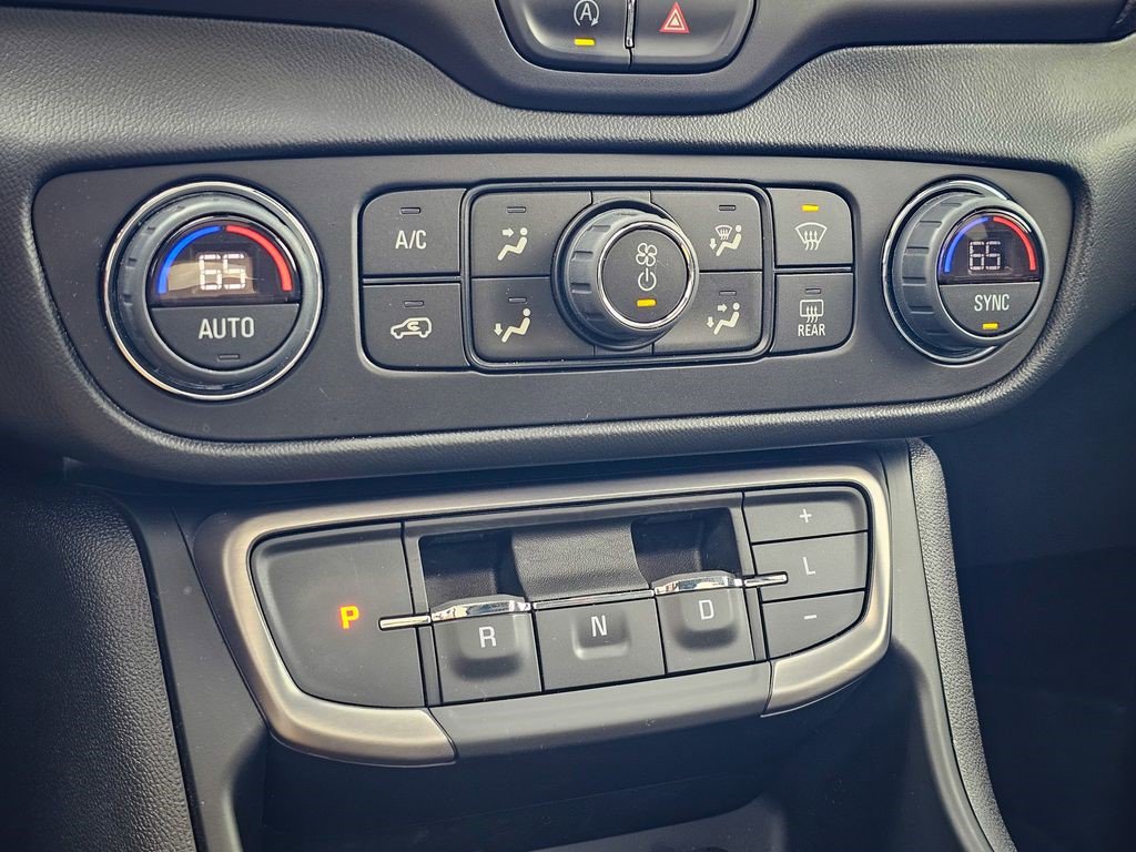 Certified 2022 GMC Terrain AT4 w/ Tech Package AWD/4WD image 27
