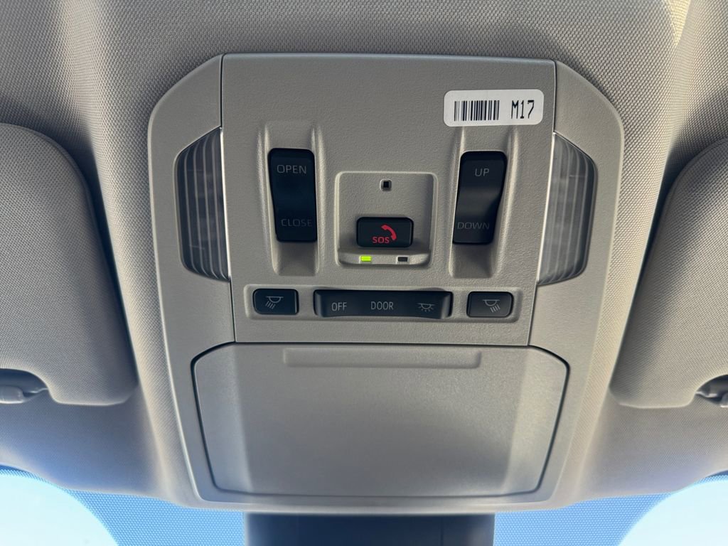 Used 2026 Toyota Highlander XLE image 31