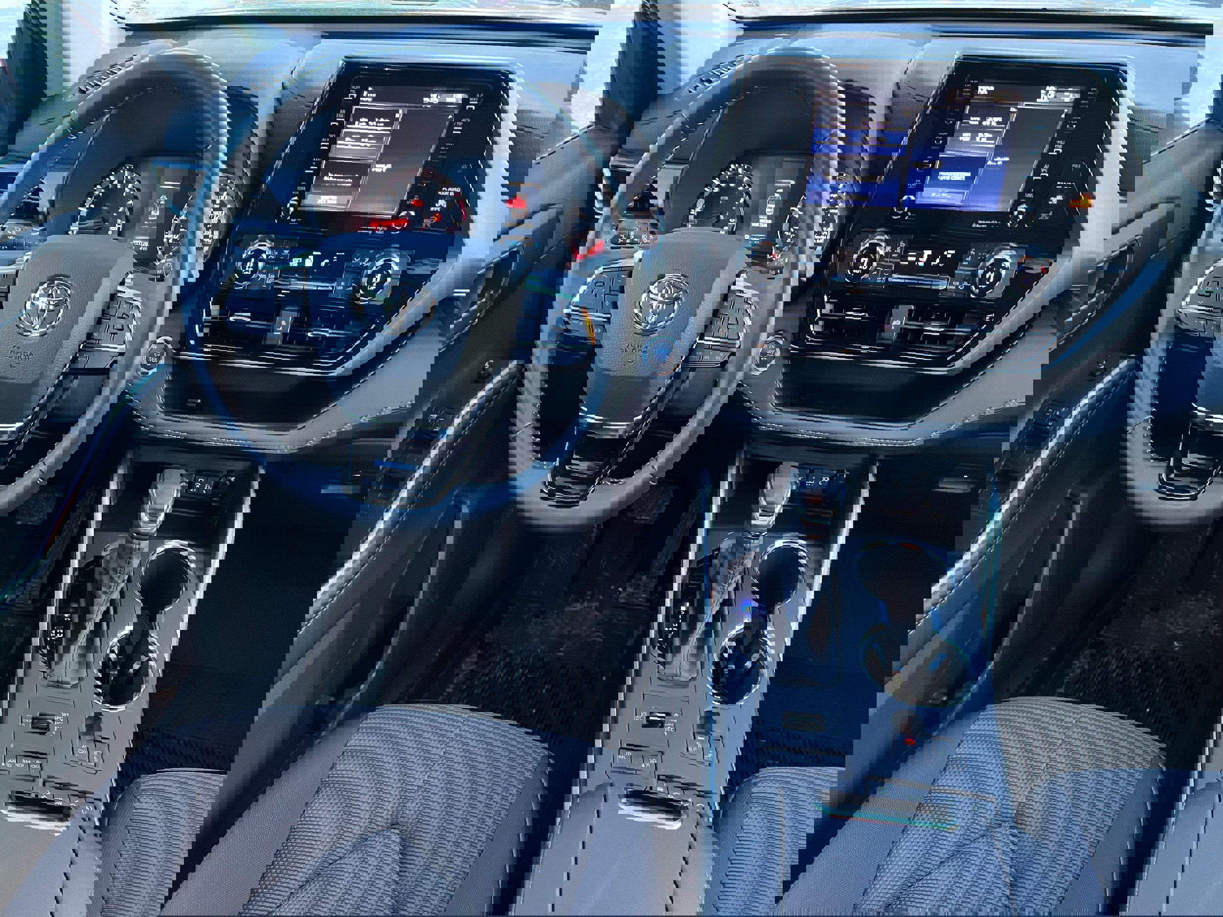 Used 2020 Toyota Highlander LE image 16