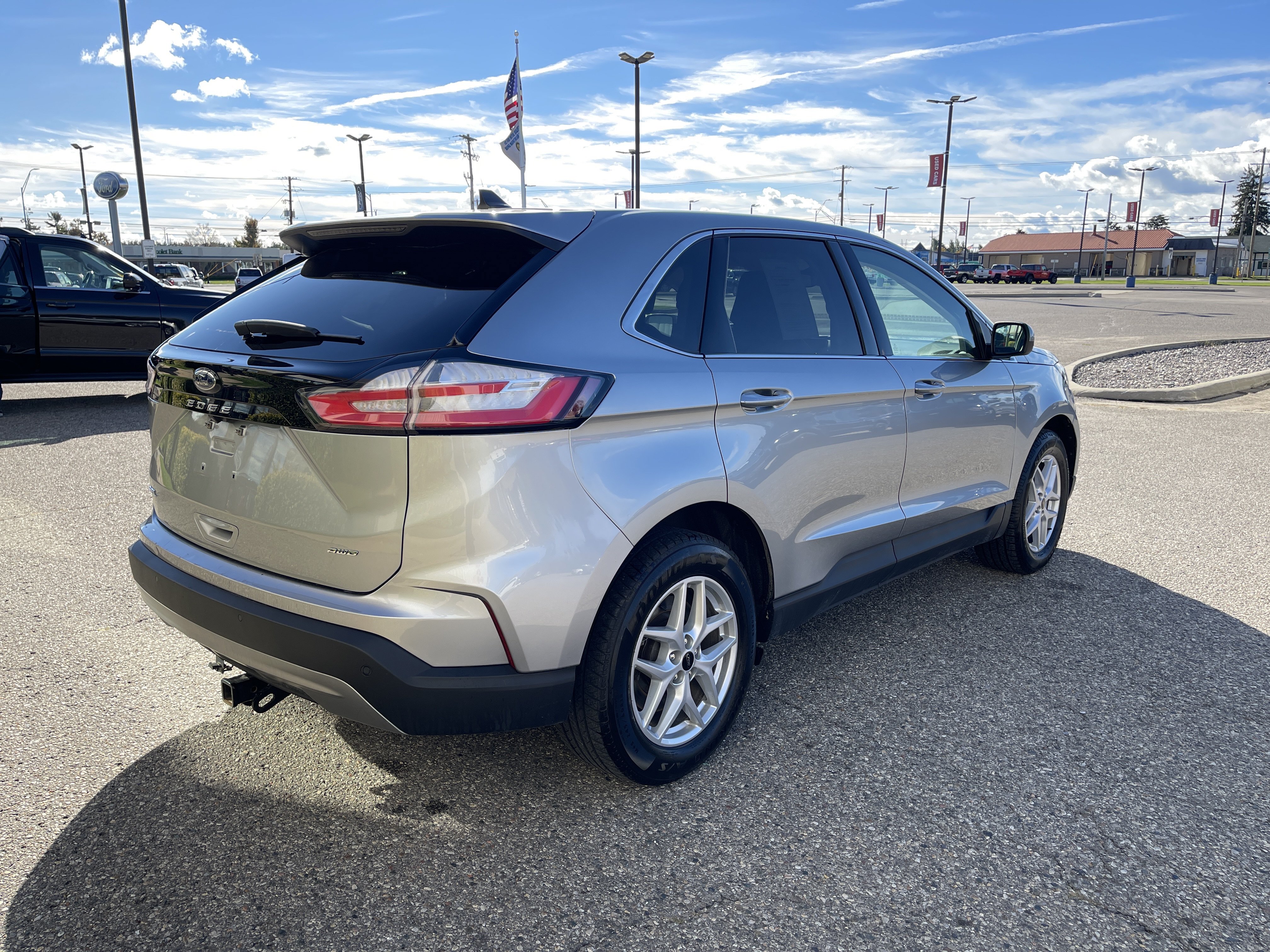 Used 2024 Ford Edge SEL AWD/4WD image 3