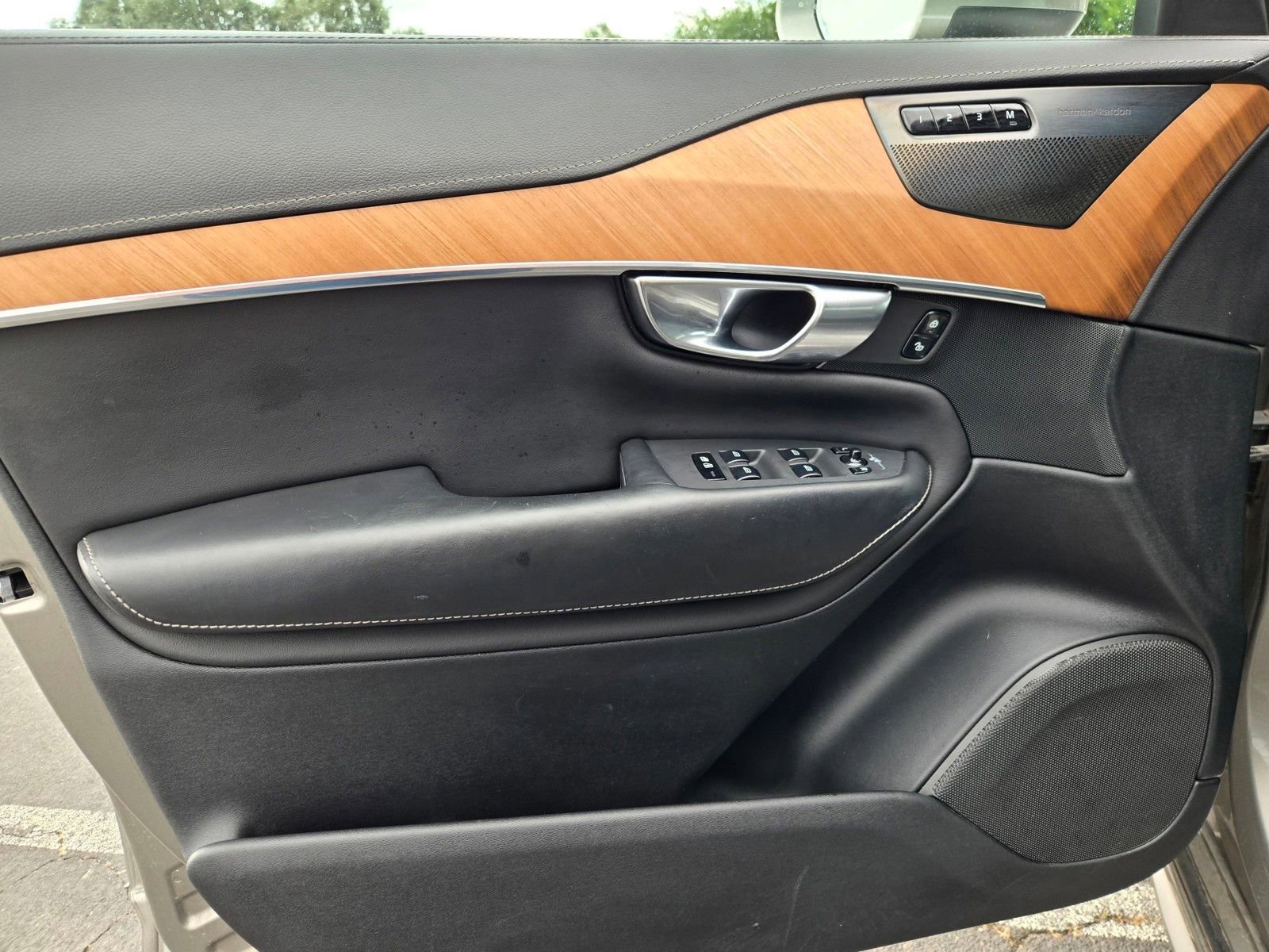 Used 2020 Volvo XC90 T6 Inscription w/ Protection Package Premier image 14