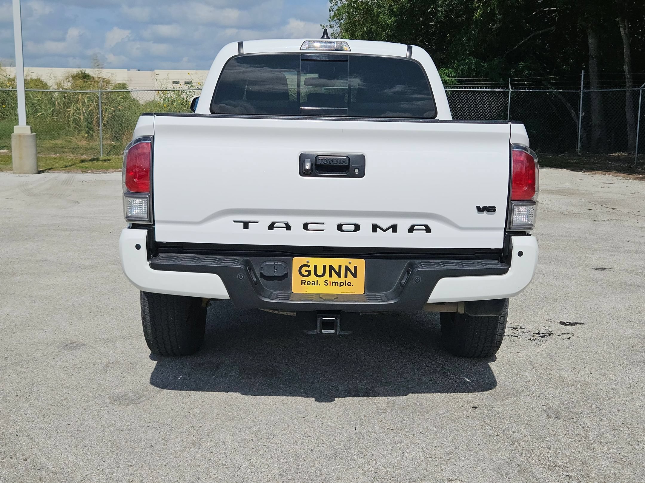 Used 2021 Toyota Tacoma TRD Off-Road w/ Technology Package AWD/4WD image 4