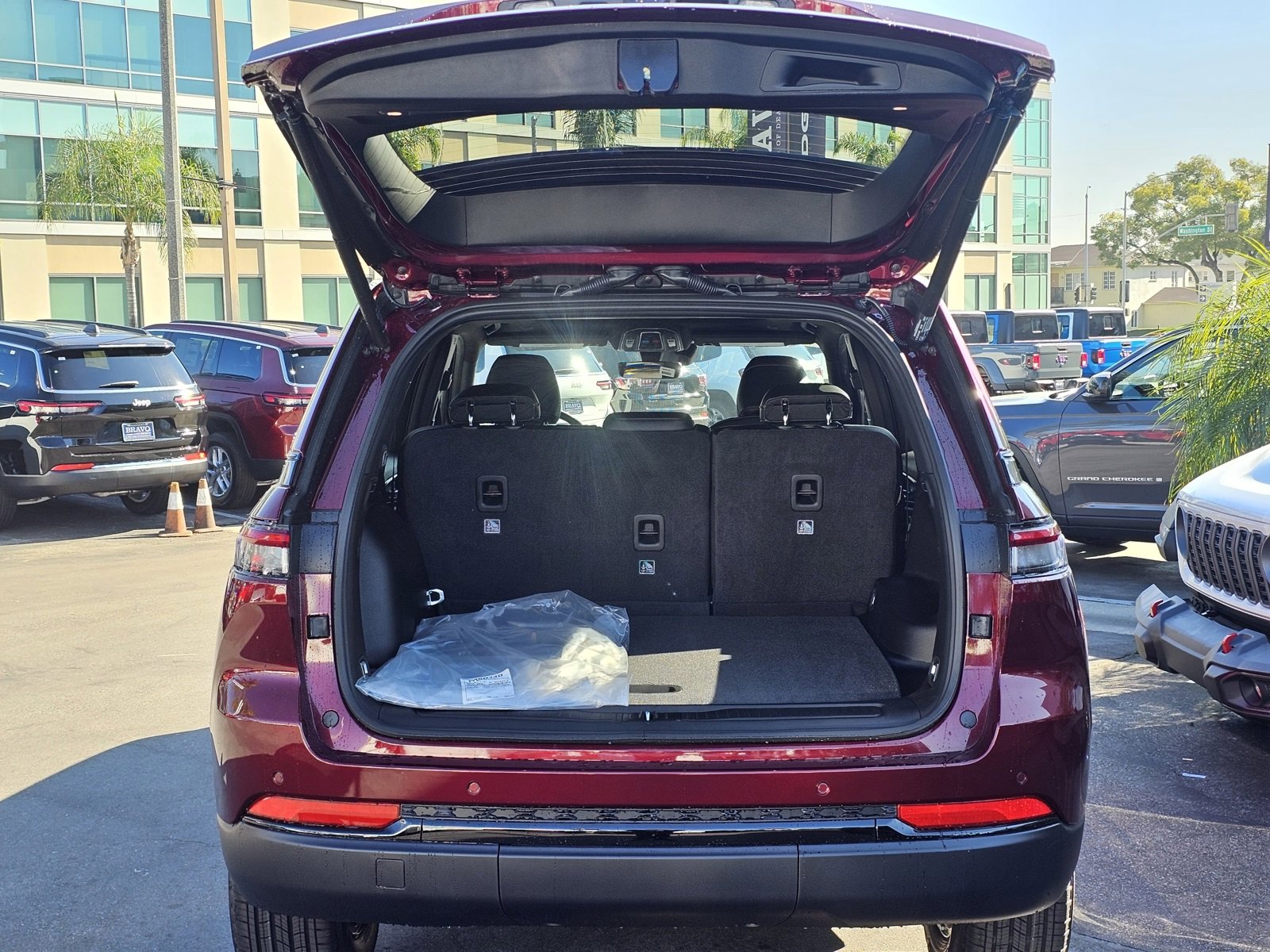 New 2025 Jeep Grand Cherokee Altitude X image 7