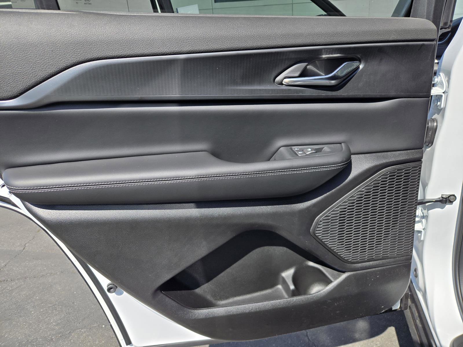 New 2026 Jeep Grand Cherokee L Laredo RWD image 25