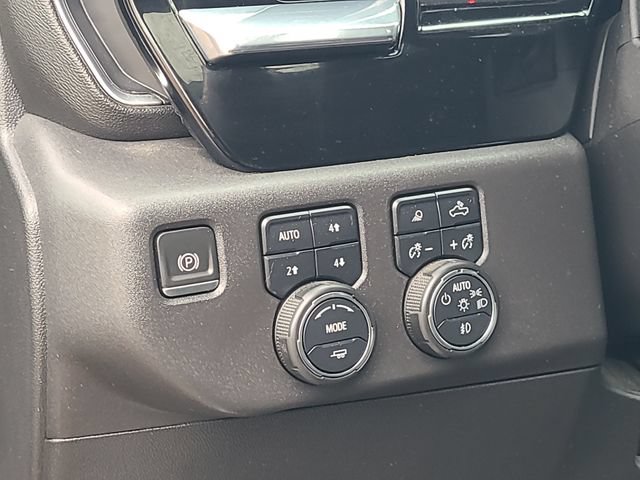 Used 2022 Chevrolet Silverado 1500 LT Trail Boss w/ LT Trail Boss Premium Package AWD/4WD image 15