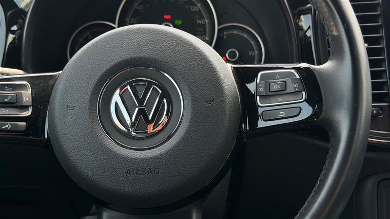 Used 2018 Volkswagen Beetle 2.0T FWD image 30